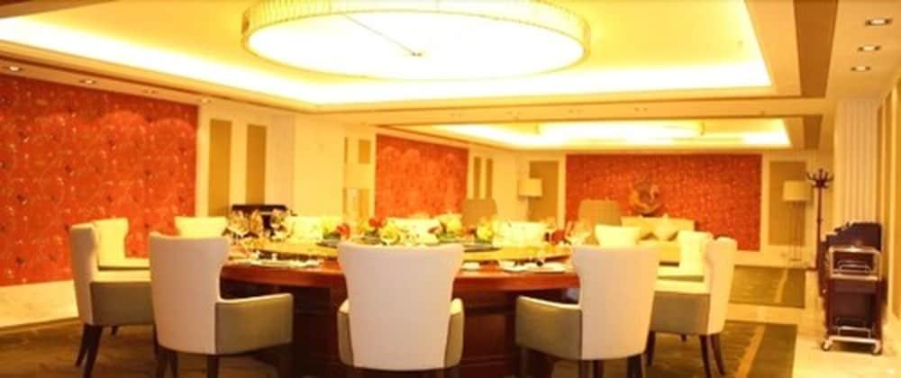Wuhan Oriental Jianguo Hotel Exterior foto