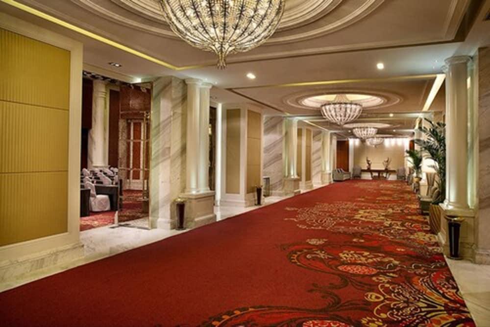 Wuhan Oriental Jianguo Hotel Exterior foto