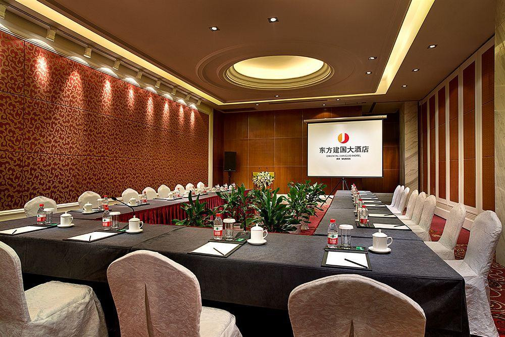 Wuhan Oriental Jianguo Hotel Exterior foto